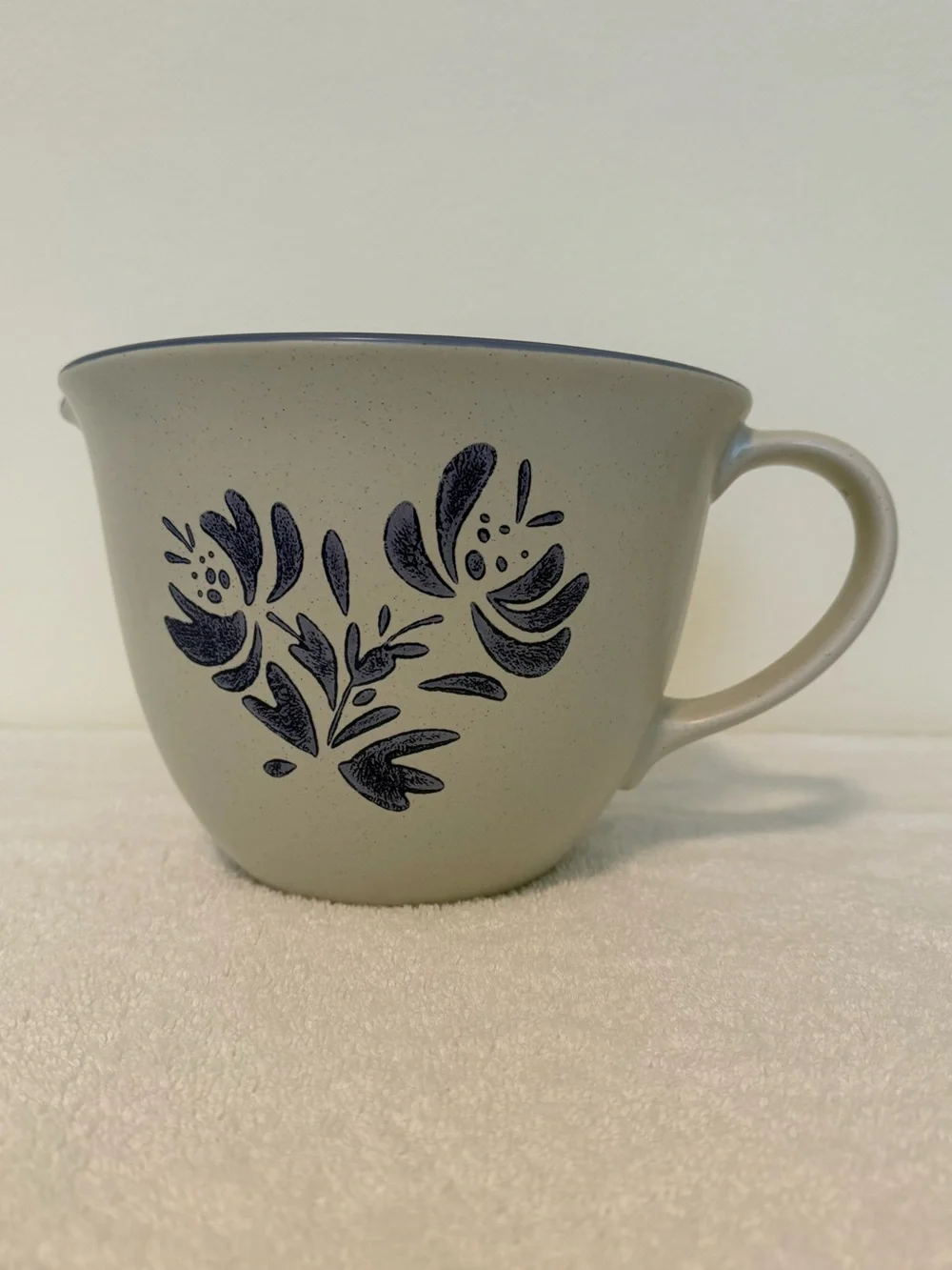Pfaltzgraf Yorktowne Large Stoneware Batter Bowl